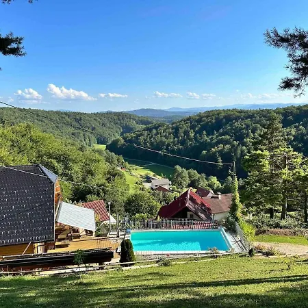 Luxury Panorama • Pool, Quadro Sauna & Views Temenica