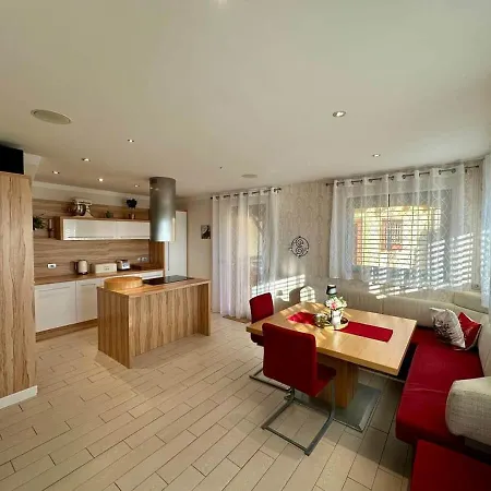 Villa Luxury Panorama • Pool, Quadro Sauna & Views Temenica